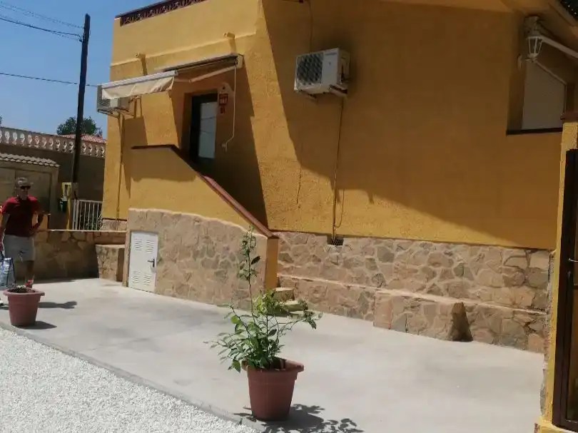 Vista exterior de Casa o xalet en venda en La Nucia amb Aire condicionat, Parquet i Piscina