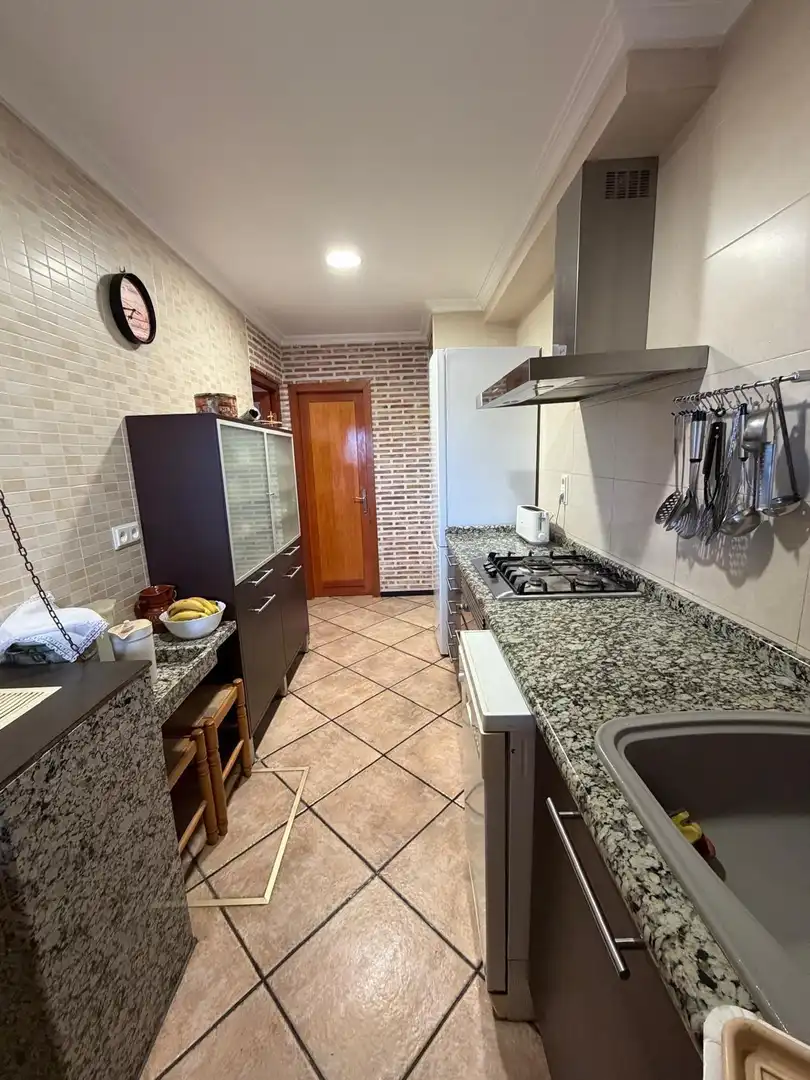 Cuina de Casa o xalet de lloguer en Sagunto / Sagunt amb Aire condicionat, Jardí privat i Terrassa