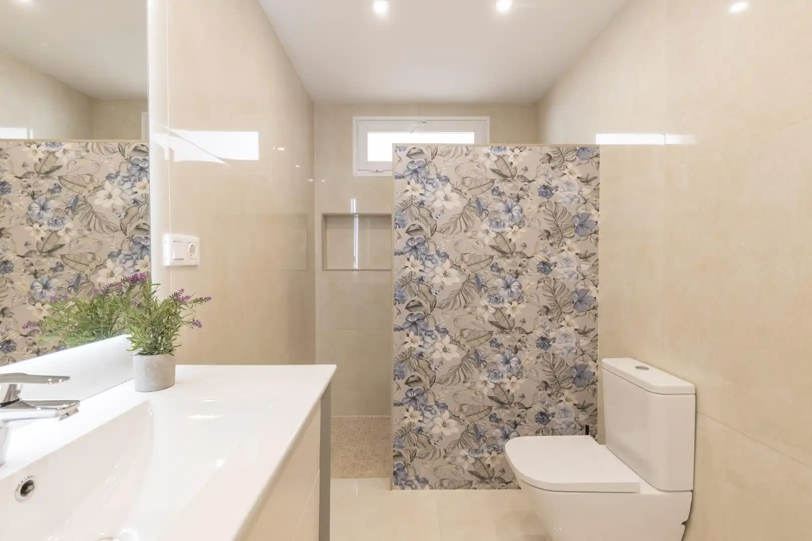 Bathroom of Detached homes for sale in Santa Fe  with Air Conditioner and Heating