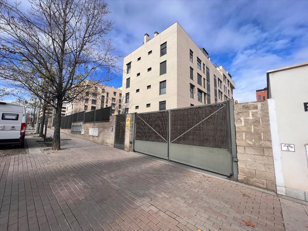 Vista exterior de Garatge en venda en San Sebastián de los Reyes