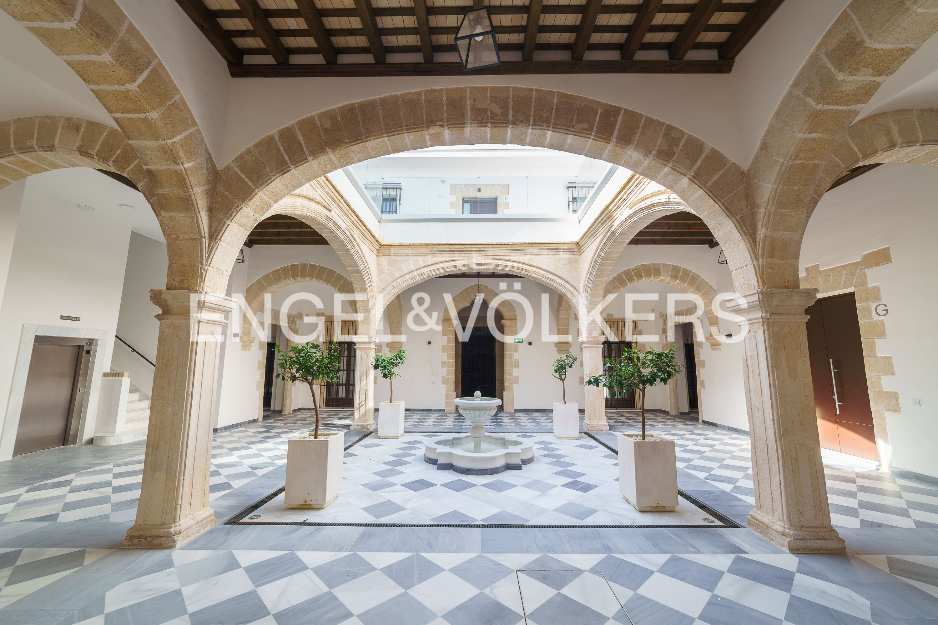 Casa adosada en venda en El Puerto de Santa María amb Calefacció