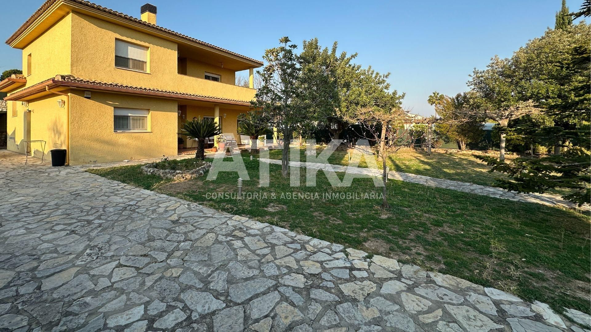 Vista exterior de Casa o chalet en venta en Ontinyent con Calefacción, Jardín privado y Parquet