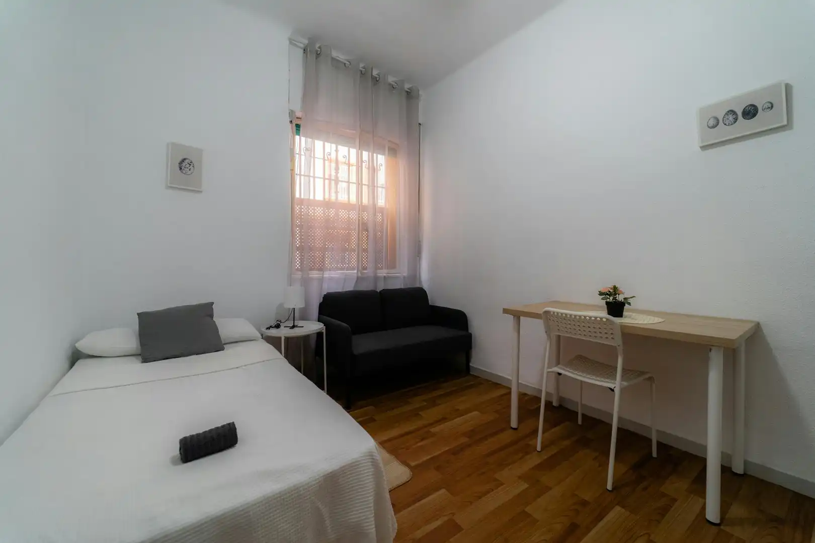 Habitación de Piso para compartir en Sevilla con Lavadora