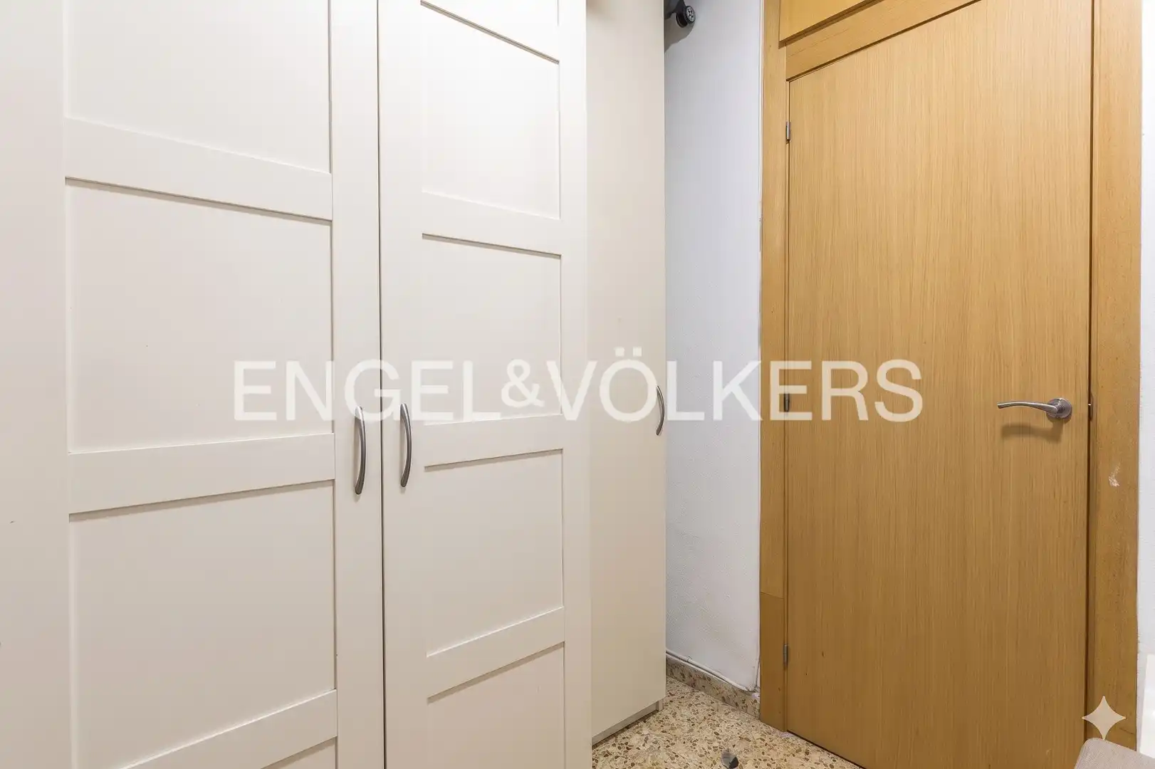 Flat for sale in Barcelona  with Air Conditioner, Heating and Balcony