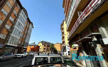 Vista exterior de Local de lloguer en Ávila Capital amb Aire condicionat