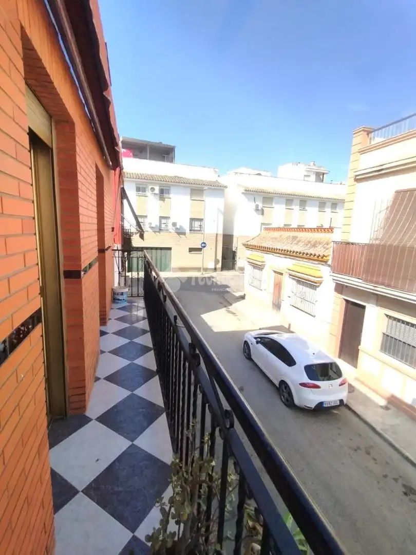 Piso con terraza en venta en Coria del Río, imagen 2