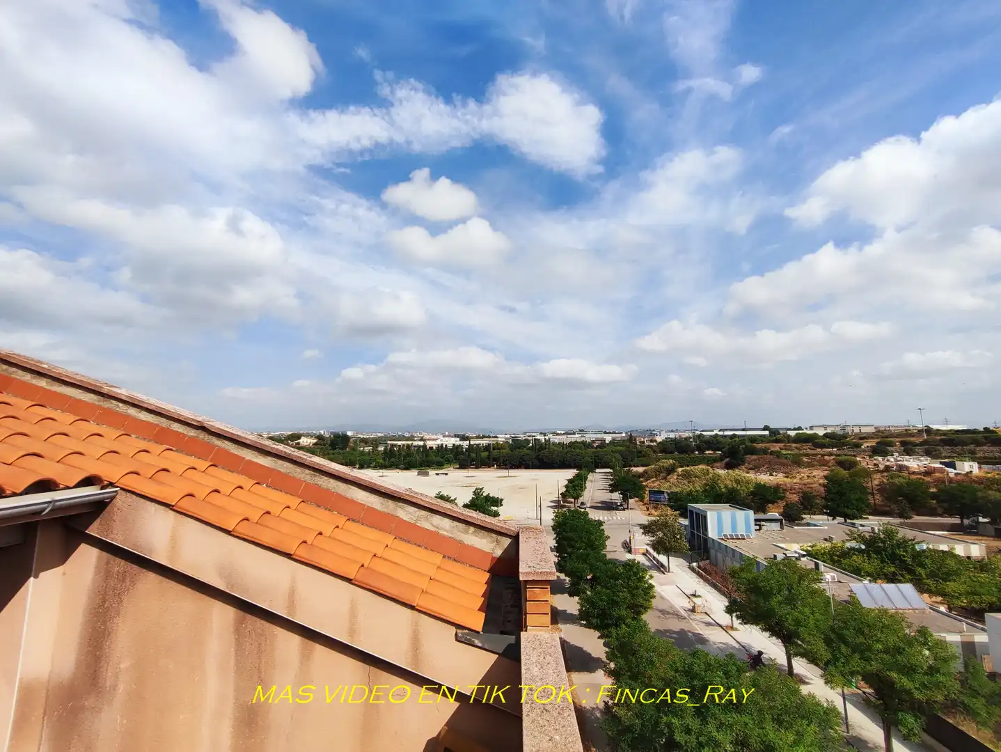 Außenansicht von Maisonette zum Verkauf in Ripollet mit Klimaanlage, Heizung und Terrasse