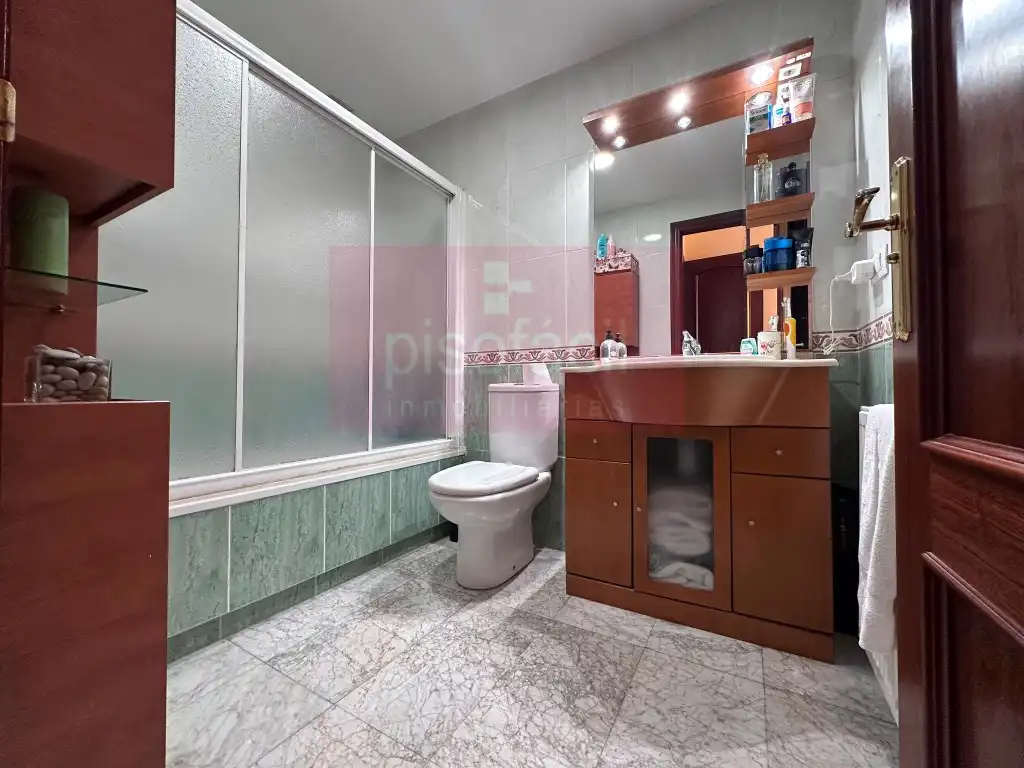 Bathroom of Flat for sale in Lugo