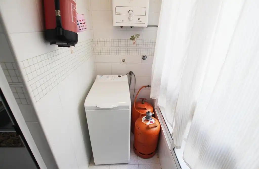 Bany de Pis de lloguer en Jerez de la Frontera amb Aire condicionat i Moblat