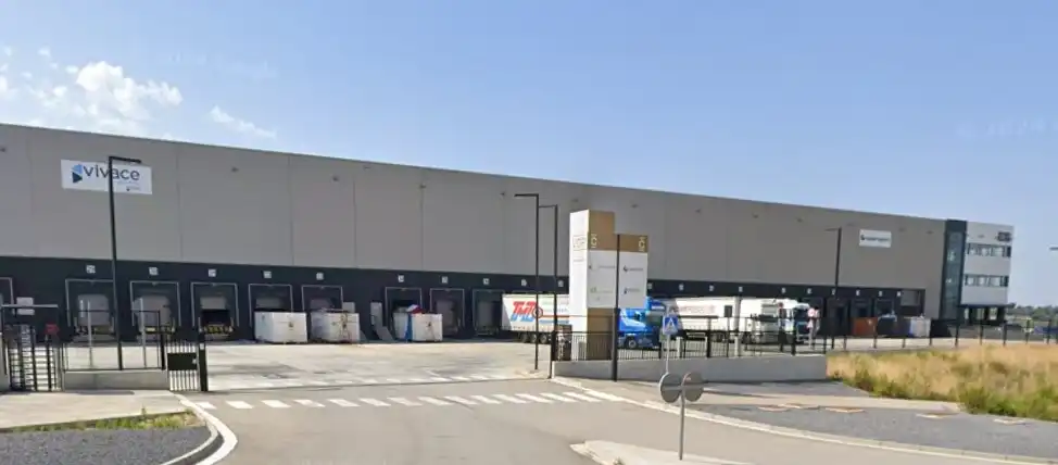Nau industrial amb ascensor de lloguer a Lliçà d'Amunt