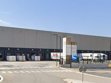 Industrial building with lift to rent in Lliçà d'Amunt