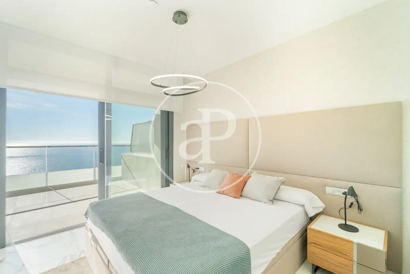 Habitación de Piso en venta en Benidorm con Aire acondicionado, Calefacción y Jardín privado