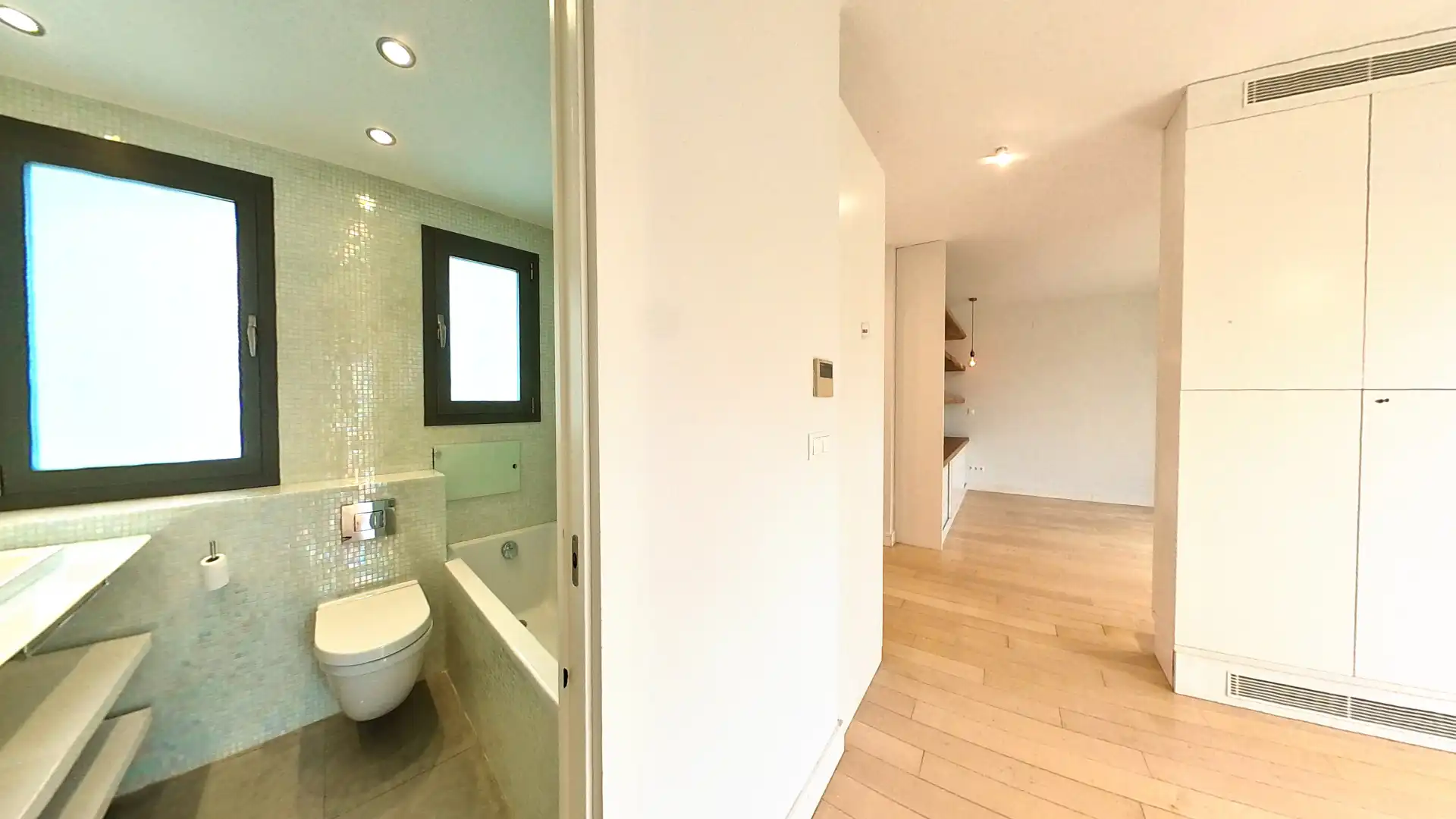 Baño de Ático de alquiler en Madrid con Aire acondicionado, Terraza y Trastero