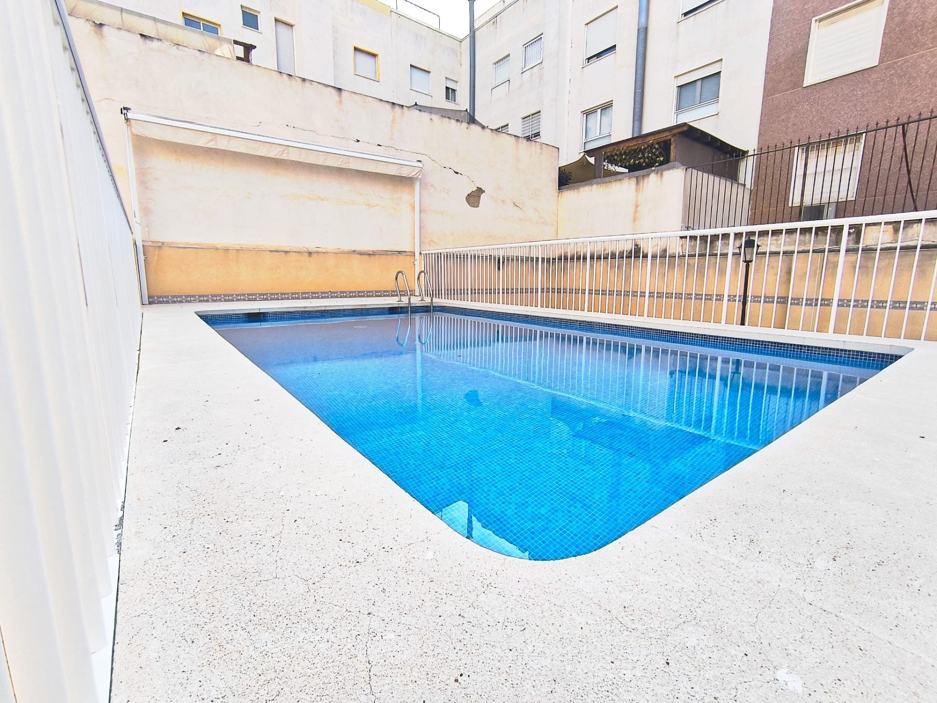 Swimming pool of Flat for sale in Elche / Elx  with Air Conditioner, Heating and Community pool