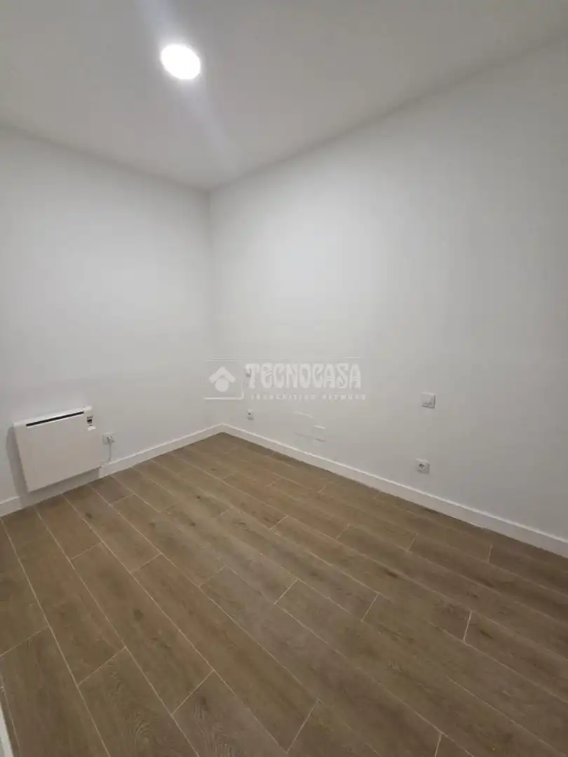 Habitación de Piso en venta en Madrid con Calefacción