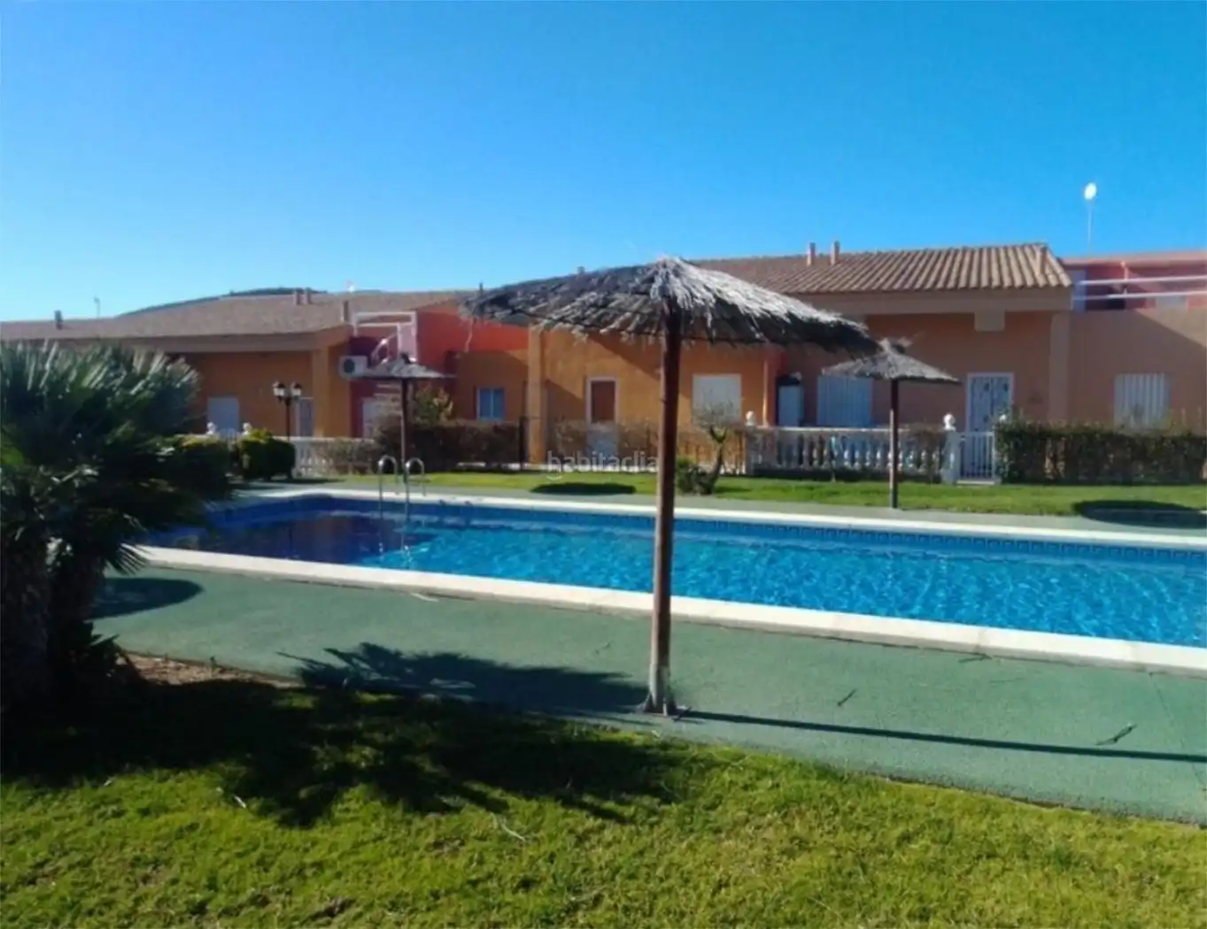 Reihenhaus mit Garten zur Miete in Camí de Cervera 16