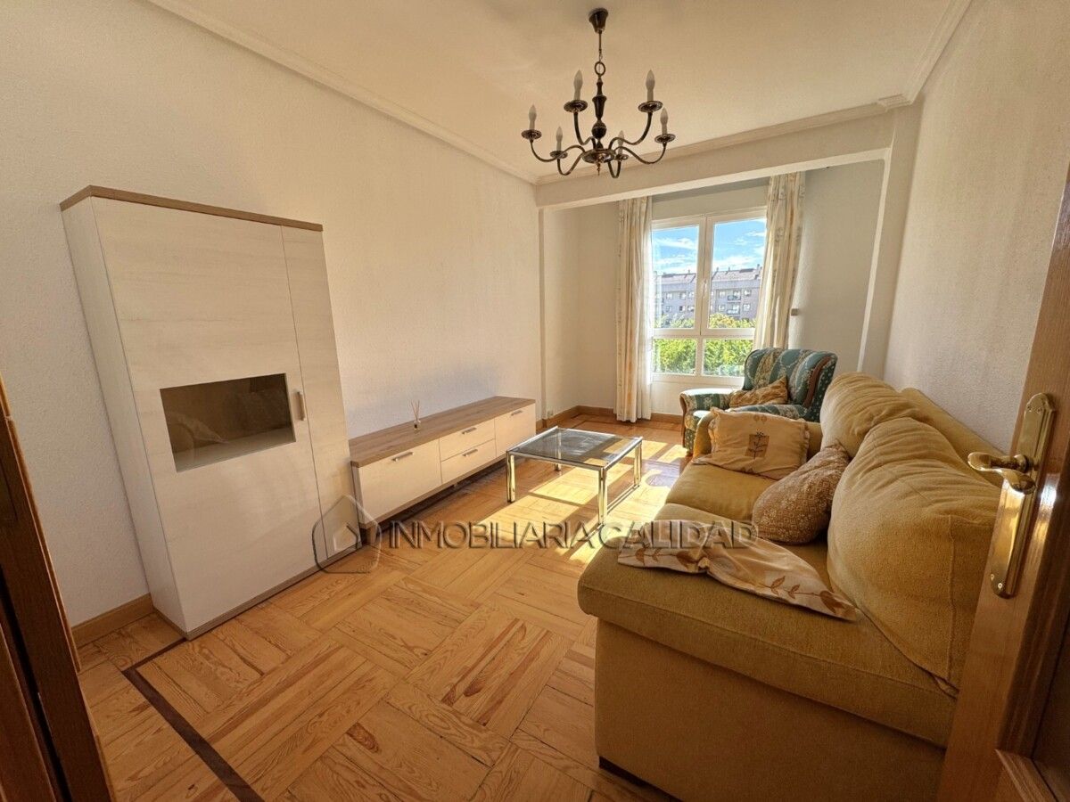 Flat to rent in Los Vadillos - R. Sanitaria - Pozanos, Centro