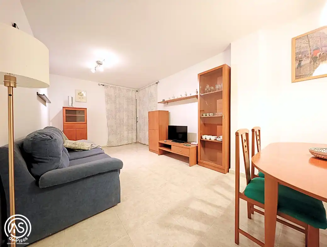 Sala de estar de Apartamento de alquiler en Mont-roig del Camp con Aire acondicionado, Calefacción y Jardín privado
