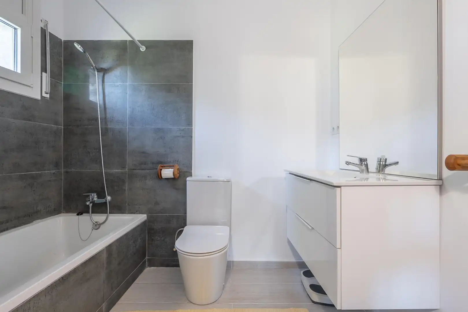 Bathroom of Houses for sale in Canyelles  with Air Conditioner, Heating and Private garden