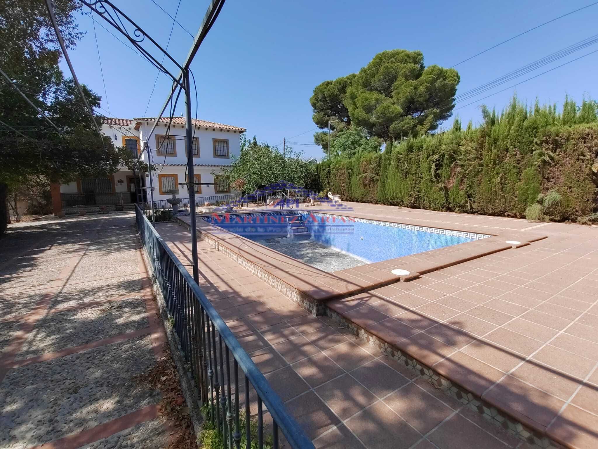 Swimming pool of House or chalet for sale in  Jaén Capital  with Air Conditioner, Private garden and Terrace