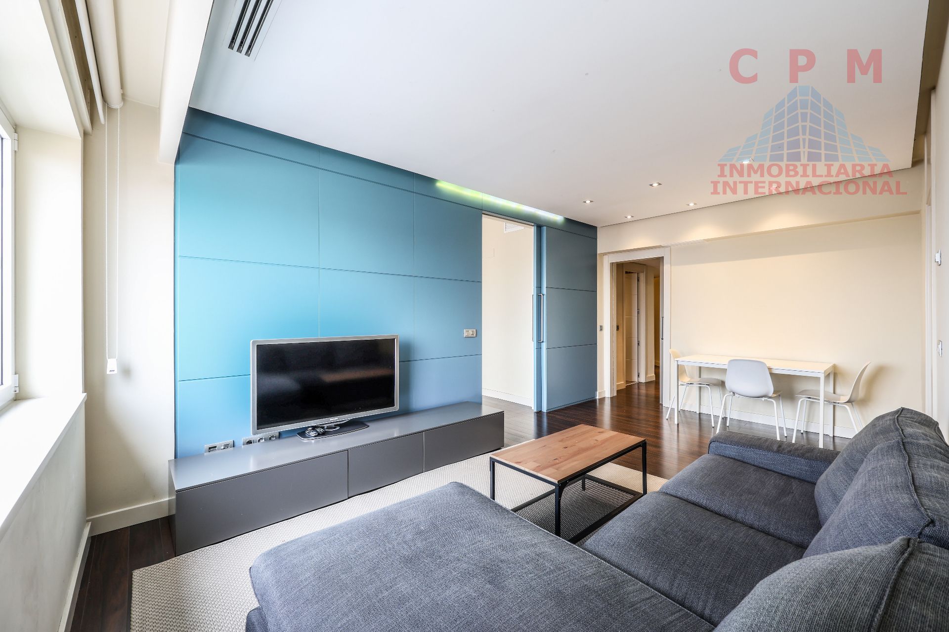 Living room of Flat to rent in  Madrid Capital  with Air Conditioner, Heating and Parquet flooring