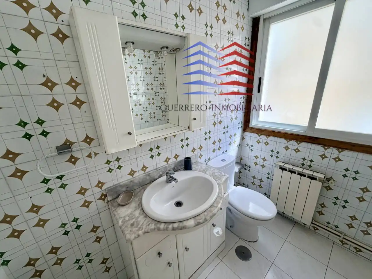 Badezimmer von Wohnung zur Miete in Ourense Capital  mit Heizung, Möbliert und Balkon