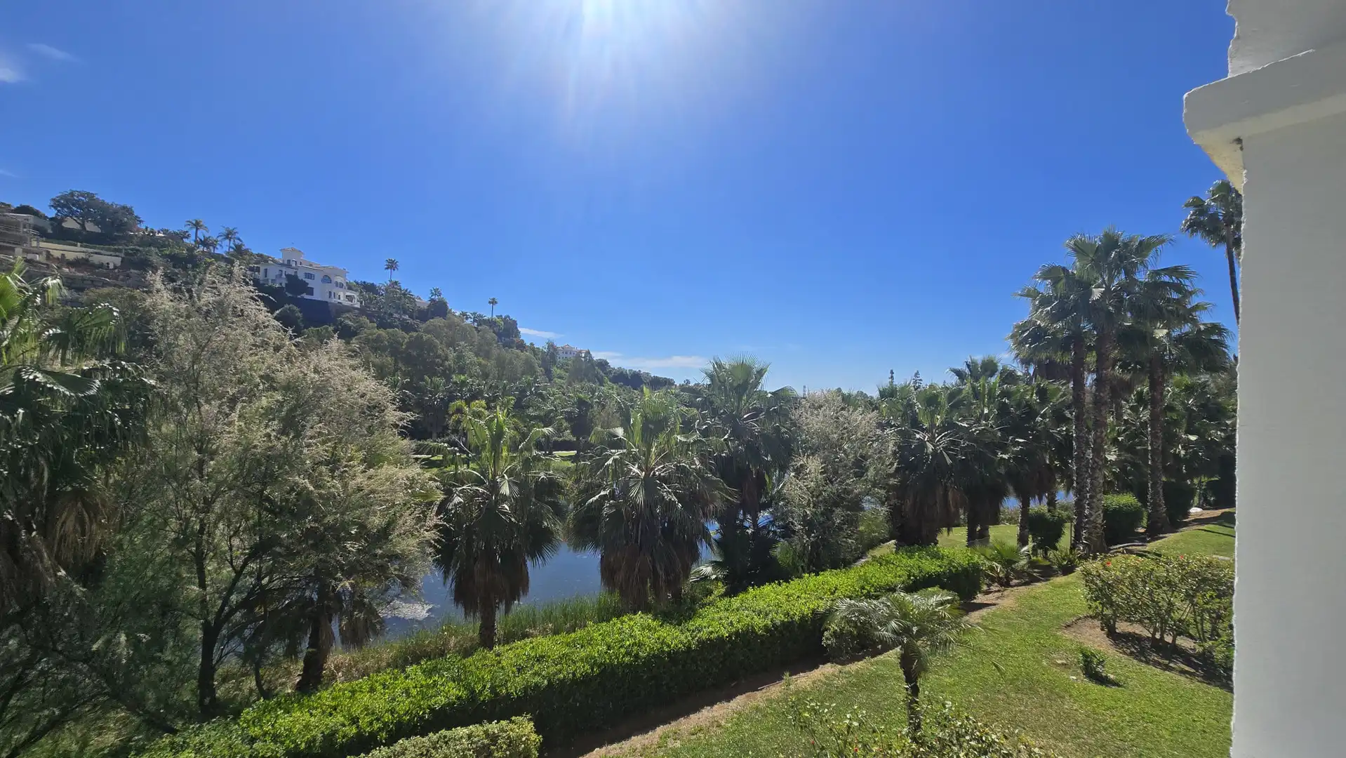 Apartament amb piscina en venda a Benahavís pueblo, imagen 9