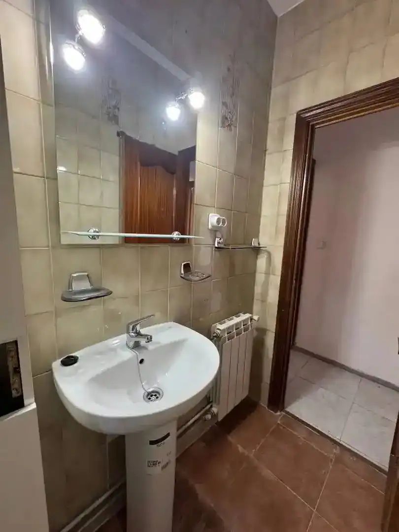 Piso de alquiler en Calle de Albentosa, 2, San Isidro