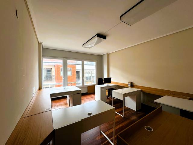 Oficina en Venta en Juan Bautista Zabala Kalea en Centro - Puerto Viejo