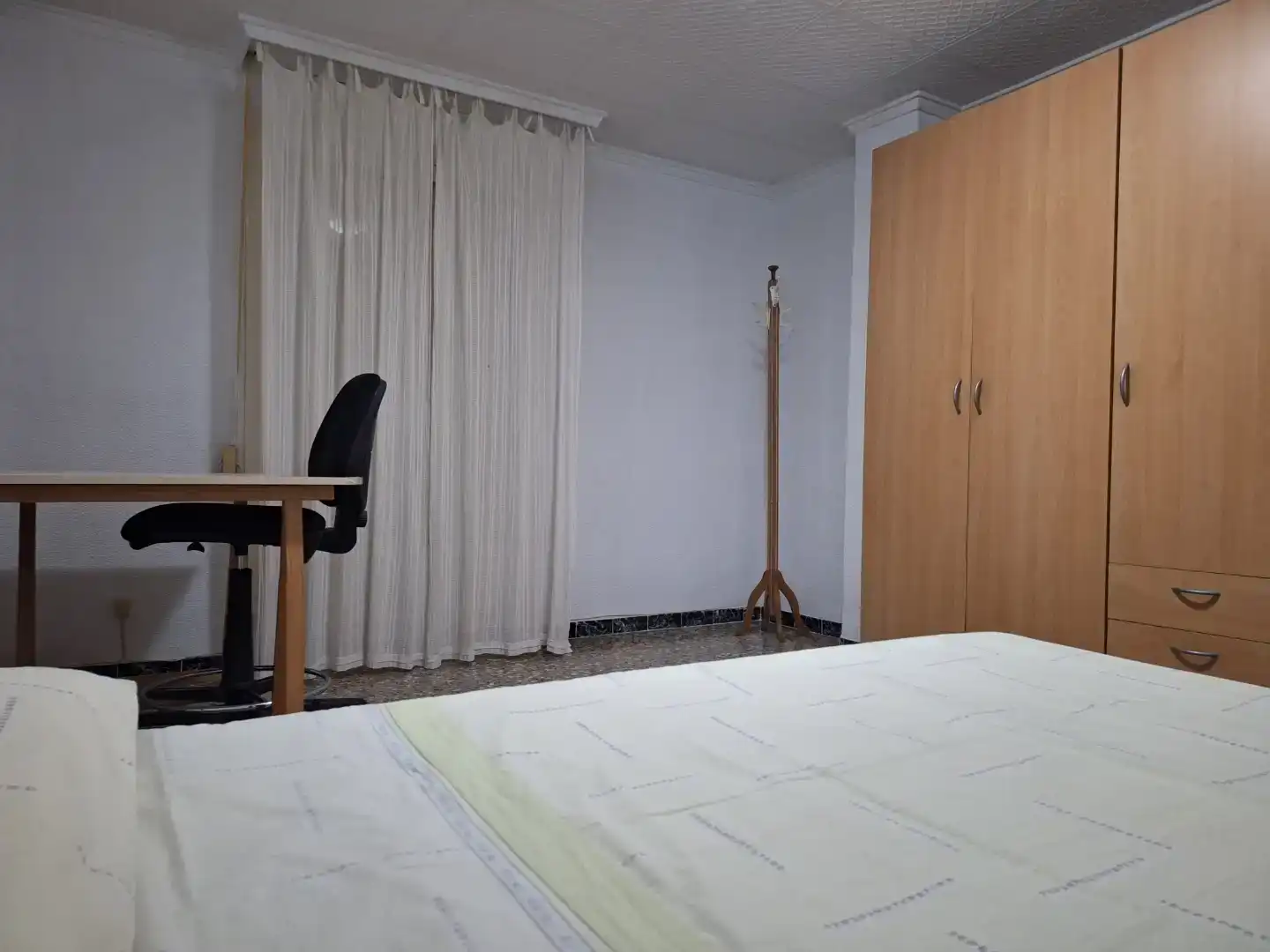 Bedroom of Flat for rent in Elche / Elx  with Furnished, Oven and Washing machine