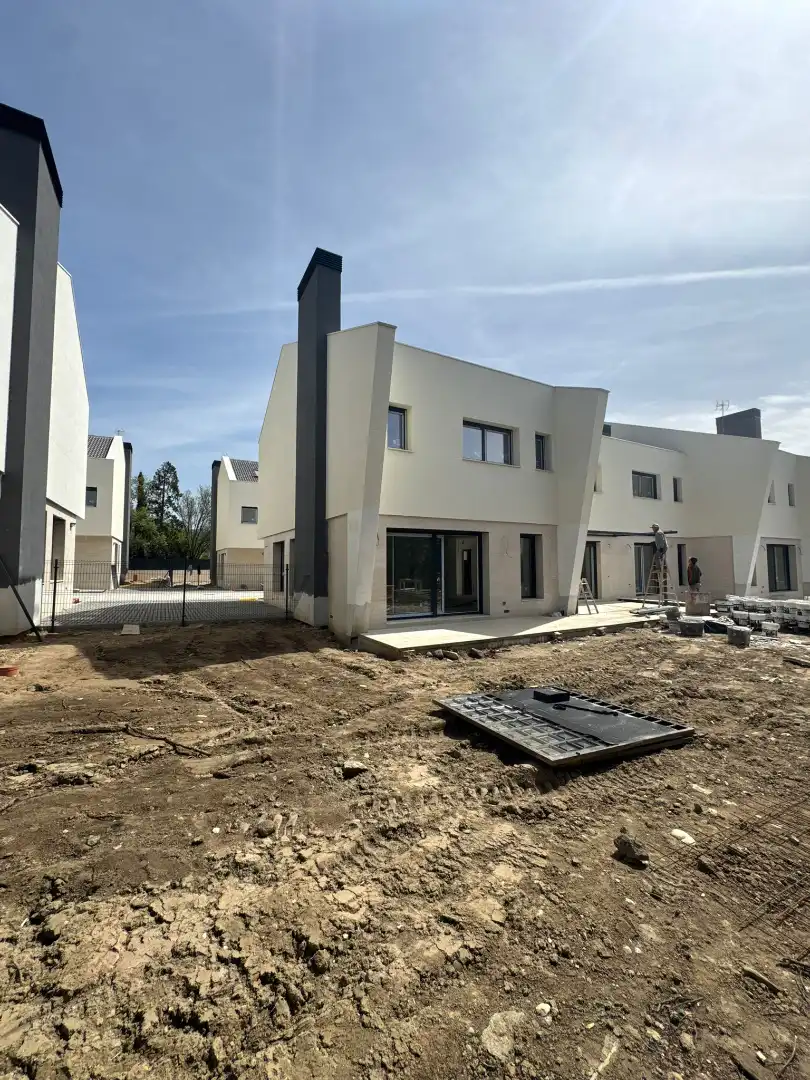 Exterior view of Detached homes for sale in Alpedrete  with Air Conditioner, Private garden and Terrace