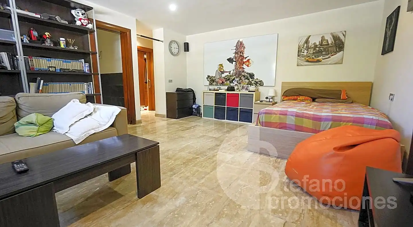 Habitación de Casa o chalet en venta en Málaga con Aire acondicionado, Calefacción y Jardín privado