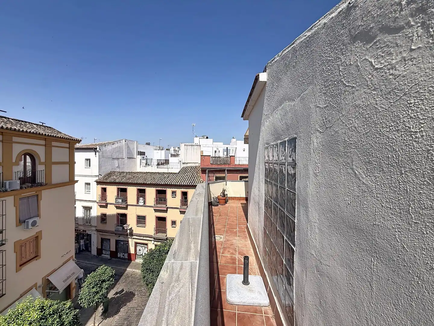 Vista exterior de Ático en venta en Sevilla