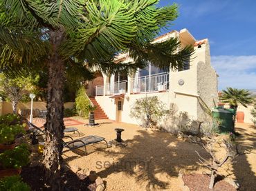 Villa avec balcon à vendre à Urbanización el Charco 53