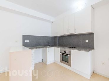Appartement avec balcon à vendre à Rambla Sant jordi .