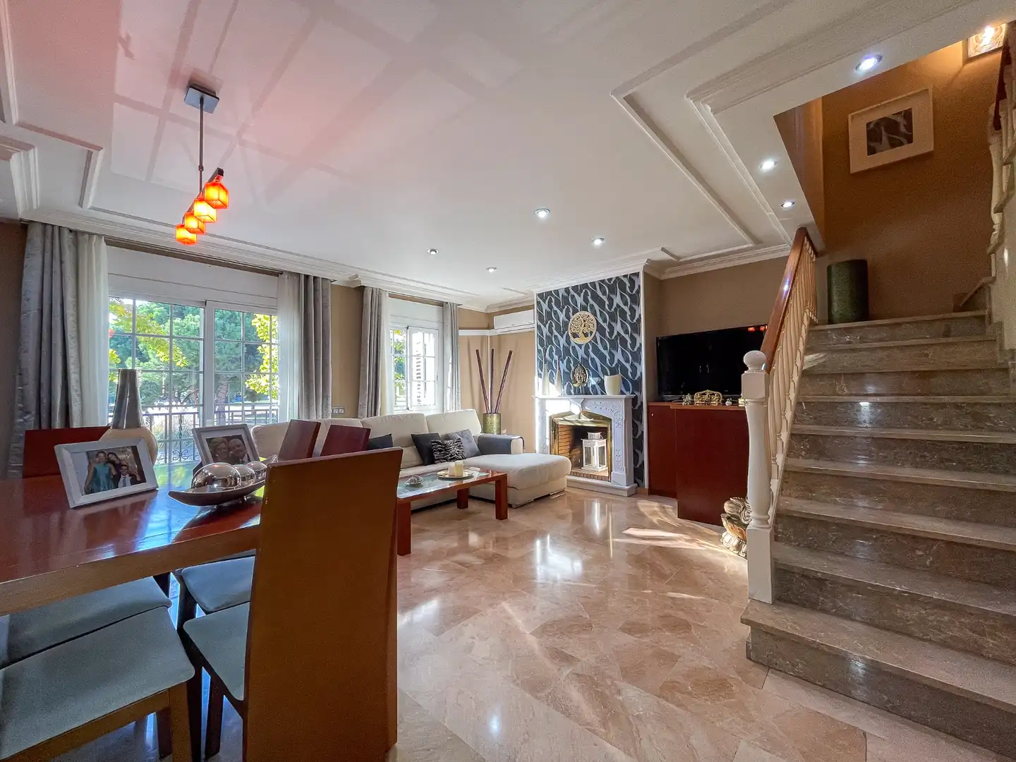 Sala de estar de Casa adosada en venta en Mataró con Aire acondicionado, Calefacción y Jardín privado