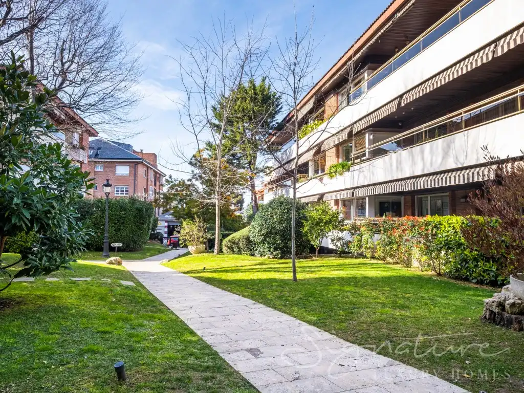 Exterior view of Ground floor for sale in Sant Cugat del Vallès  with Heating, Private garden and Terrace