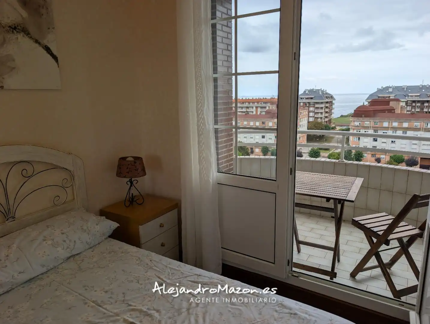 Bedroom of Flat for rent in Castro-Urdiales  with Heating, Terrace and Swimming Pool