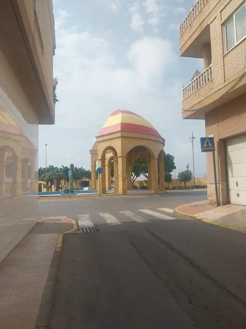 Local en venta en Vícar