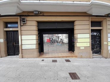 Local comercial de lloguer a Rúa De Curros Enríquez