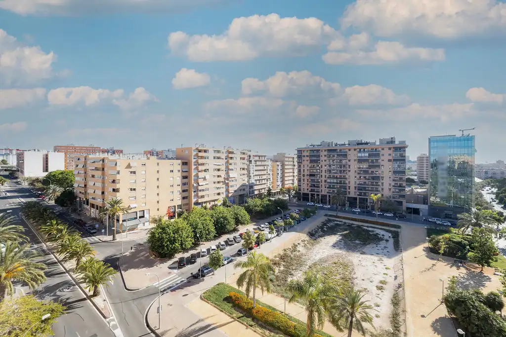 Vista exterior de Piso en venta en Alicante / Alacant con Piscina