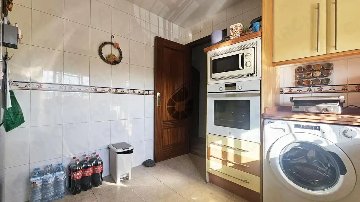 Kitchen of Houses for sale in Coria del Río