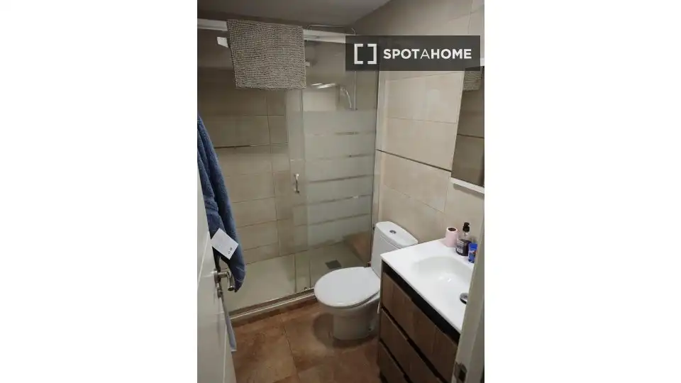 Baño de Piso para compartir en Valencia con Aire acondicionado, Calefacción y Terraza
