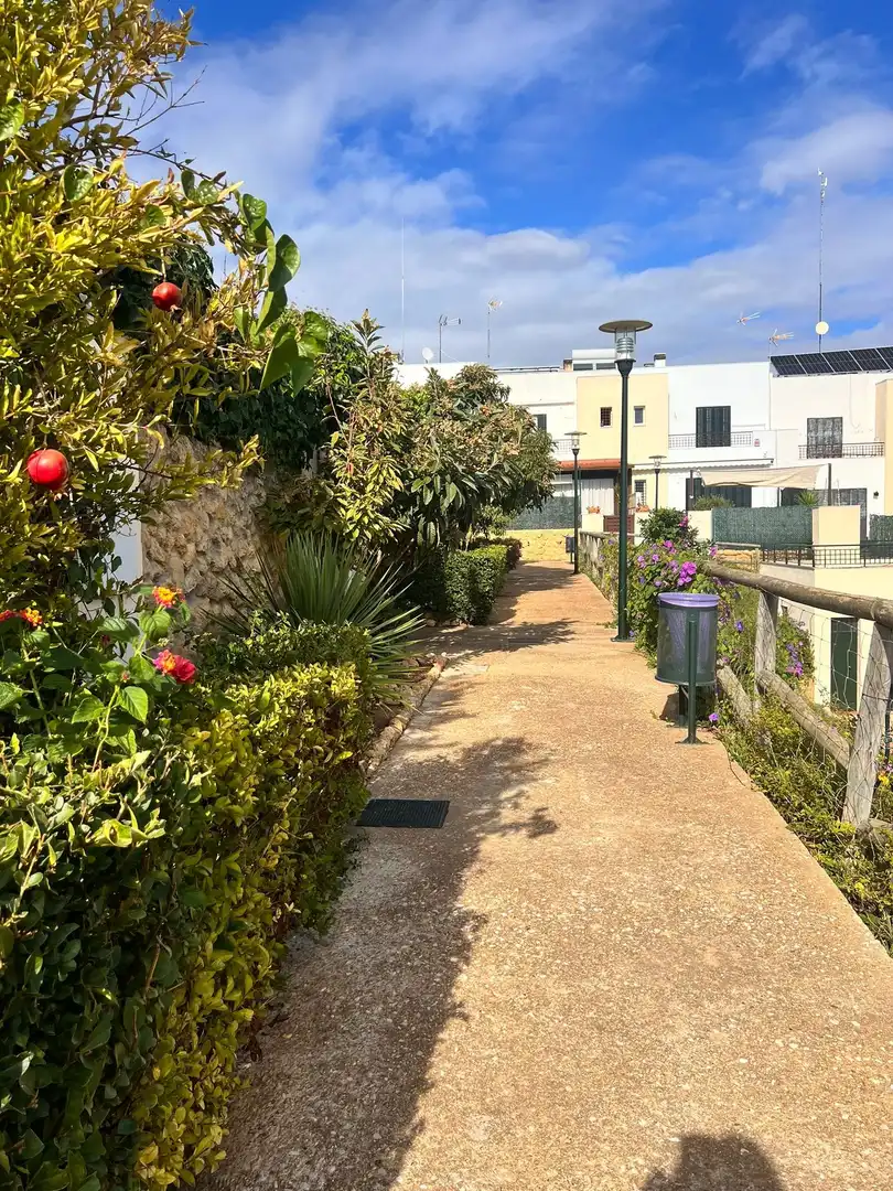 Vista exterior de Casa adosada en venta en Ayamonte con Aire acondicionado, Terraza y Trastero