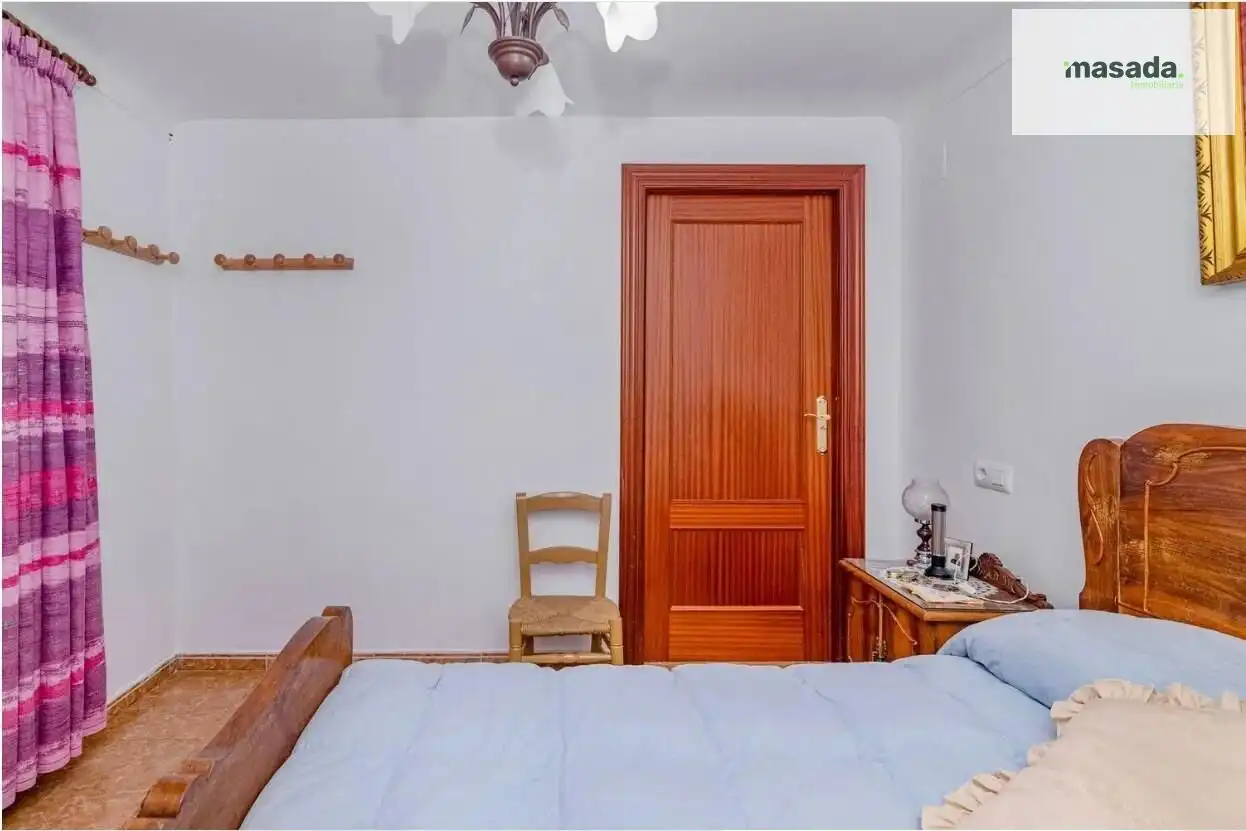 Habitación de Casa adosada en venta en Montefrío