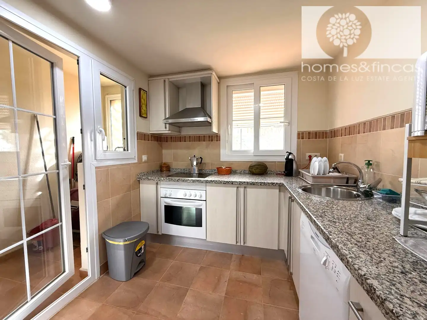 Cocina de Piso en venta en Ayamonte con Terraza, Amueblado y Horno