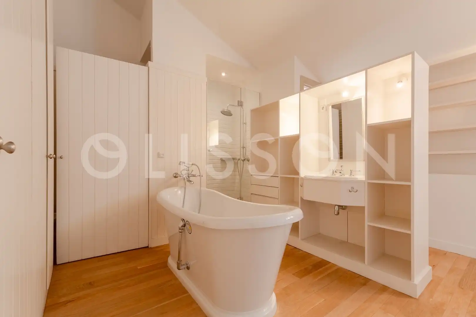 Badezimmer von Dachboden zur Miete in Madrid mit Klimaanlage und Terrasse