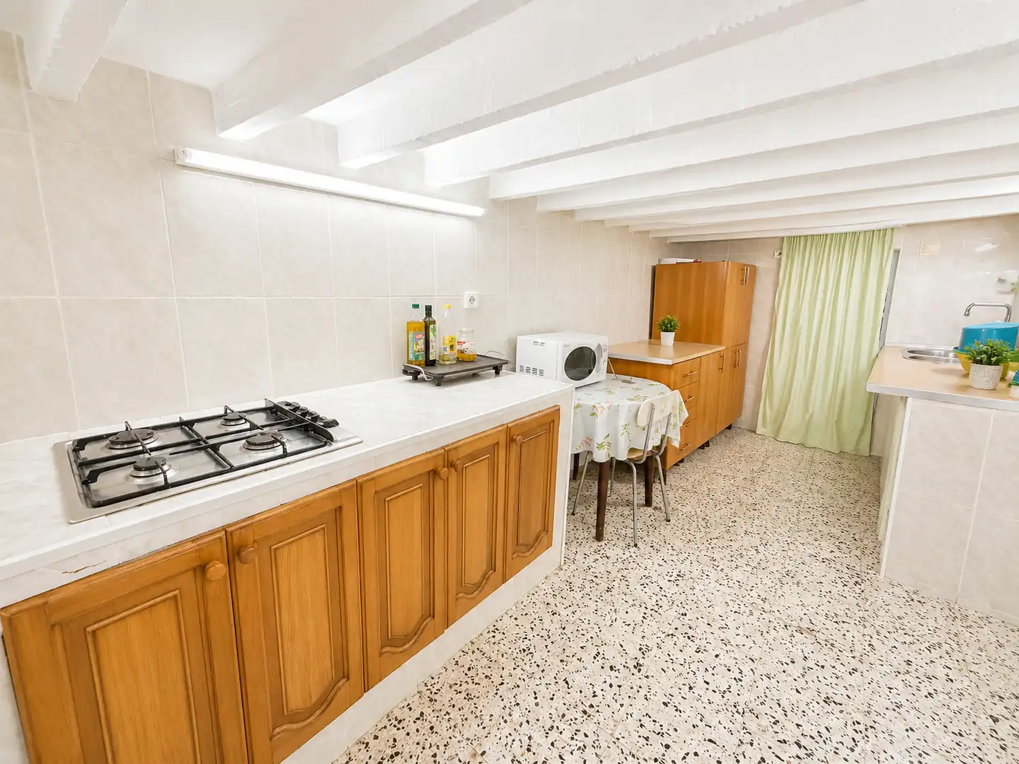 Cuina de Casa o xalet en venda en Canillas de Aceituno amb Terrassa, Traster i Piscina