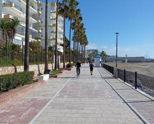 Vista exterior de Casa adosada de lloguer en Marbella amb Aire condicionat i Jardí privat