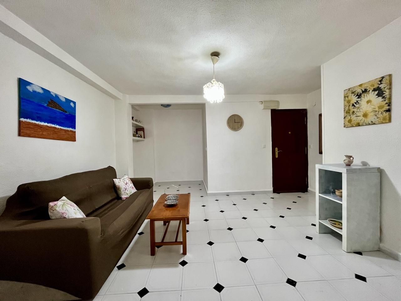 Sala de estar de Apartamento en venta en Benidorm con Aire acondicionado y Amueblado